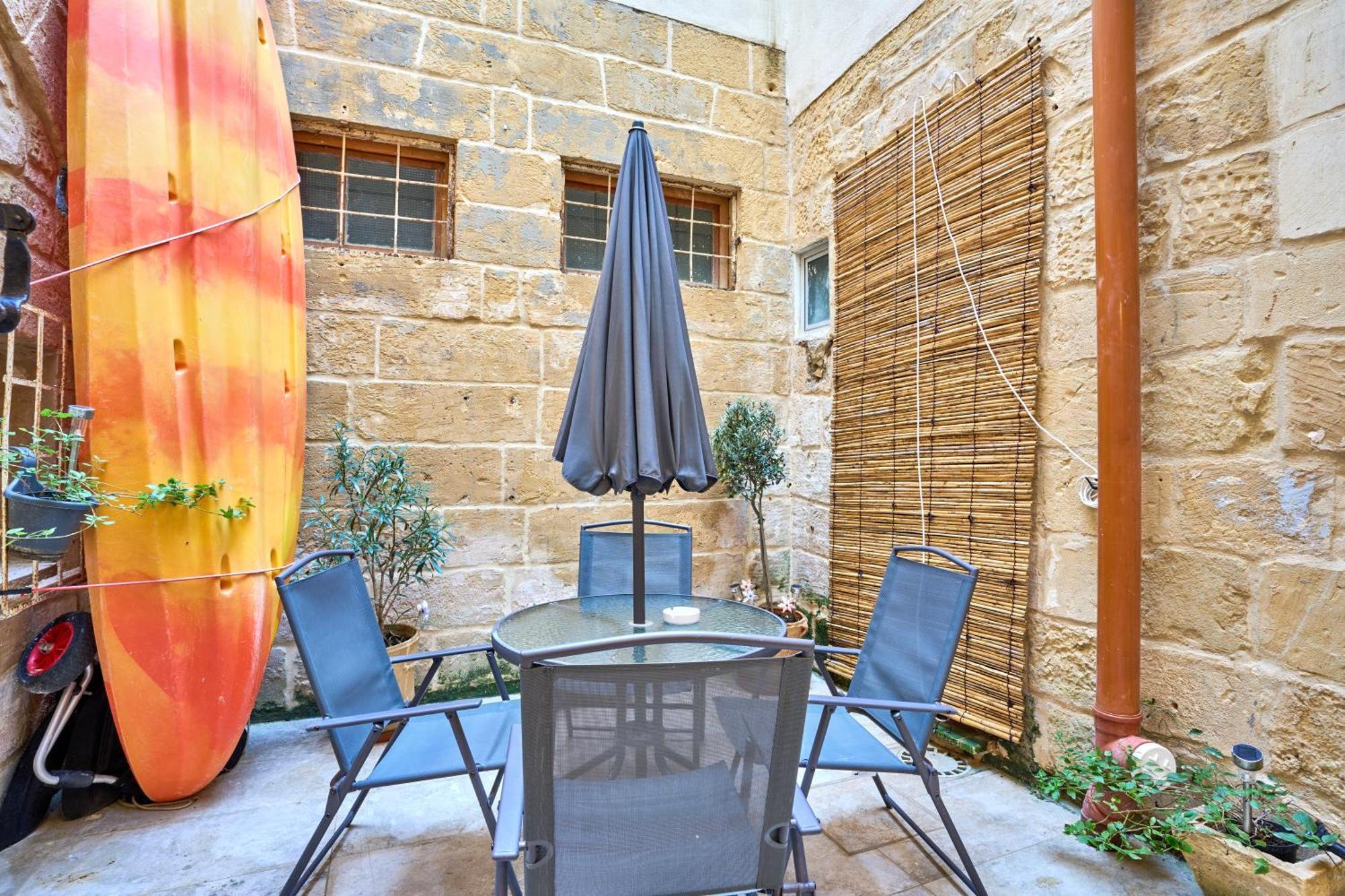 12 -16 , Pacifiku Scicluna Birgu Esterno foto
