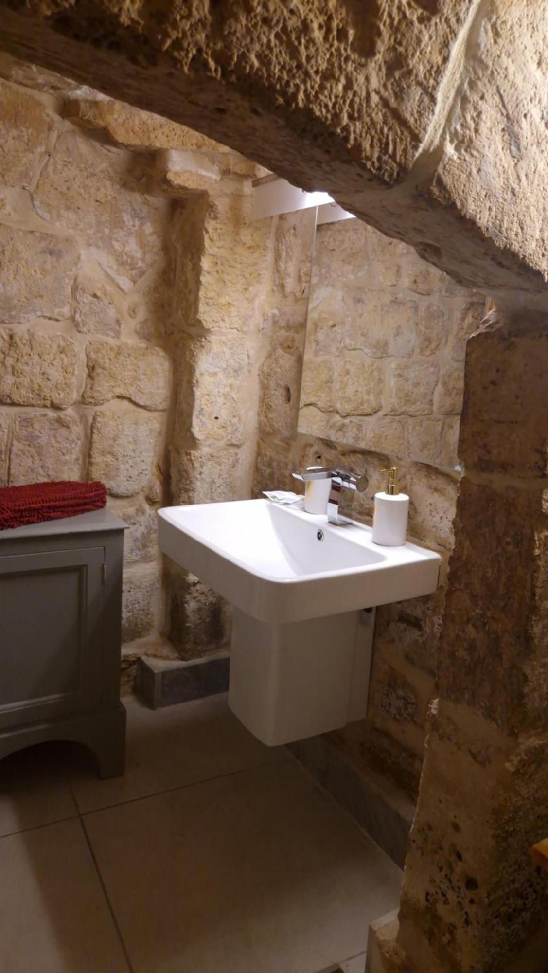 12 -16 , Pacifiku Scicluna Birgu Esterno foto